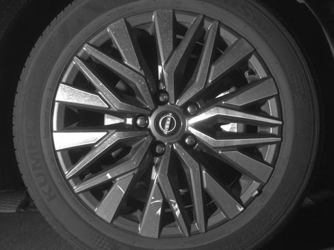 Used 2025 Nissan Altima 2.5 SV image 13