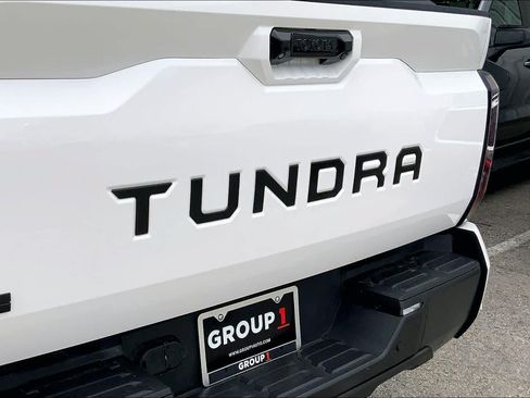 Used 2024 Toyota Tundra Limited AWD/4WD image 30