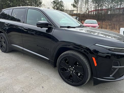 Used 2024 Jeep Wagoneer Launch Edition image 5