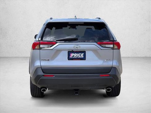 Used 2022 Toyota RAV4 XLE Premium FWD image 6