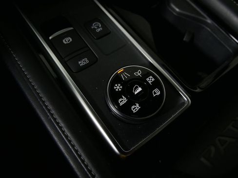 Used 2023 Nissan Pathfinder SL w/ SL Premium Package AWD/4WD image 28