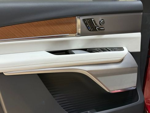 New 2026 Cadillac Vistiq Sport image 14