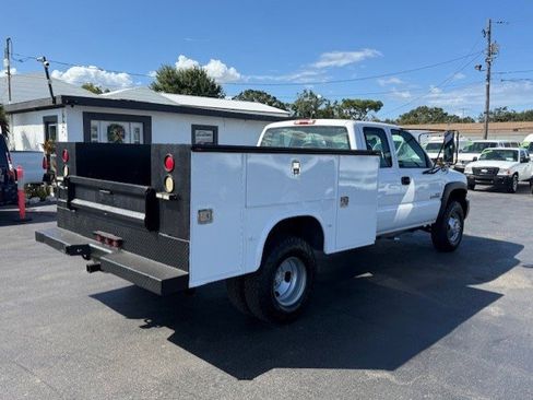 Used 2006 GMC Sierra 3500 W/T w/ Heavy-Duty Power Package image 5