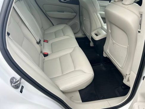 Used 2023 Volvo XC60 B5 Plus AWD/4WD image 20