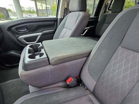 Used 2021 Nissan Titan SV AWD/4WD image 36