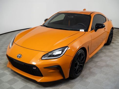 Used 2023 Toyota GR86 10th Anniversary SE image 1