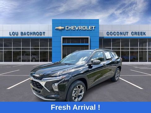 Used 2024 Chevrolet Trax LT FWD image 4