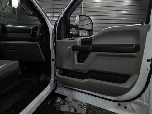 Used 2019 Ford F250 XL w/ Power Equipment Group image 32