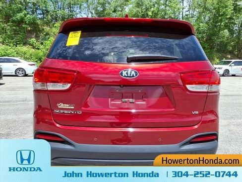 Used 2017 Kia Sorento AWD w/ LX V6 Convenience Package image 5