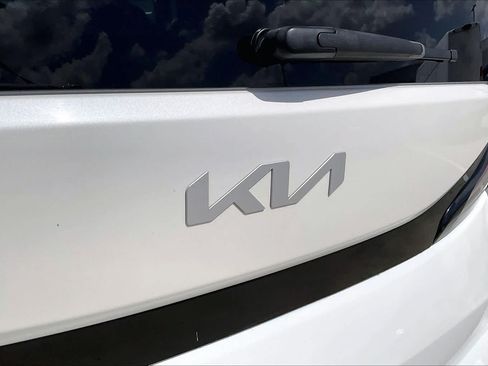 Used 2023 Kia Soul LX w/ LX Technology Package FWD image 30