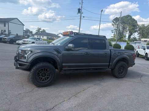 Used 2017 Ford F150 Raptor w/ Equipment Group 802A Luxury AWD/4WD image 19