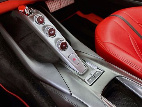 Used 2020 Ferrari 812 Superfast RWD image 20
