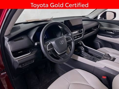 Certified 2024 Toyota Grand Highlander XLE image 9