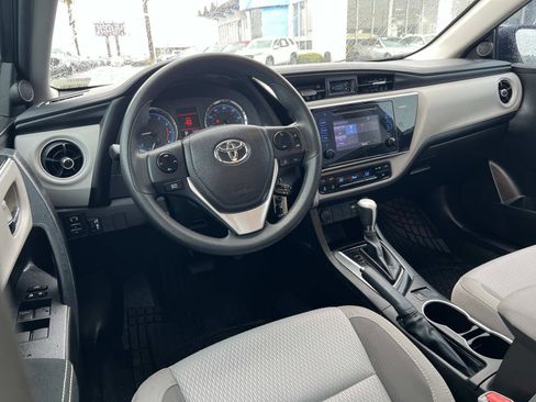 Used 2017 Toyota Corolla LE image 7