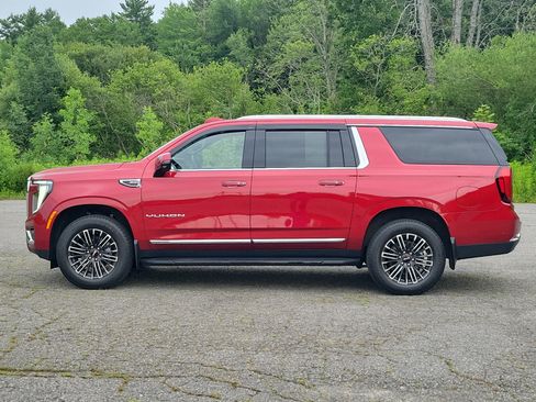 Used 2026 GMC Yukon XL Elevation w/ Elevation Premium Package AWD/4WD image 8