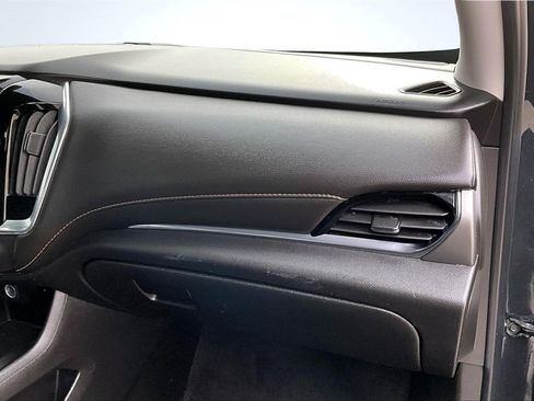 Used 2020 Chevrolet Traverse LT w/ Driver Confidence II Package image 27