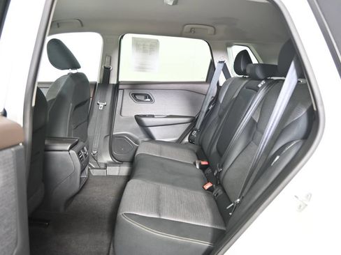 Used 2021 Nissan Rogue S AWD/4WD image 17