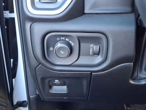 Used 2024 RAM 1500 Laramie image 21