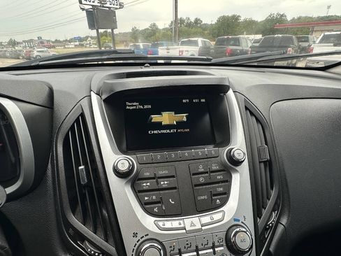 Used 2017 Chevrolet Equinox LT w/ Driver Confidence Package II AWD/4WD image 14