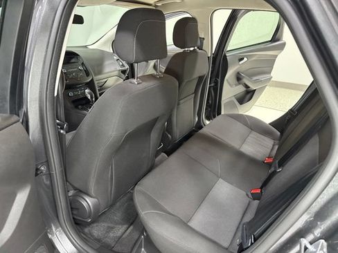 Used 2018 Ford Focus SE FWD image 23