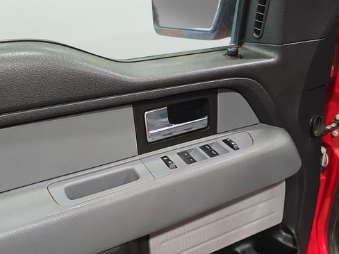 Used 2014 Ford F150 XLT w/ XLT Chrome Package image 9