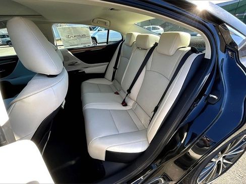 New 2025 Lexus ES 350 w/ Premium Package image 10