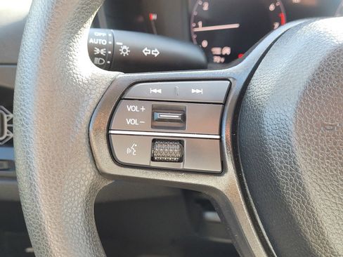 Certified 2025 Honda Accord LX image 19