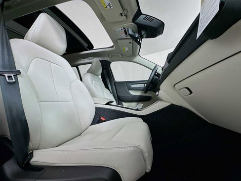 New 2026 Volvo XC40 B5 Plus w/ Climate Package image 27