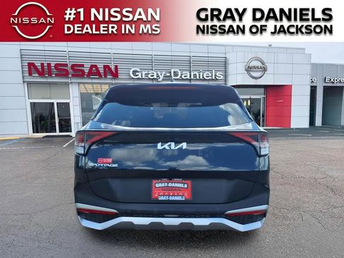 Used 2023 Kia Sportage LX FWD image 6