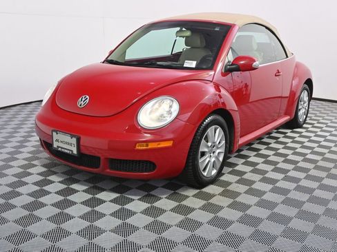Used 2010 Volkswagen Beetle Convertible FWD image 2