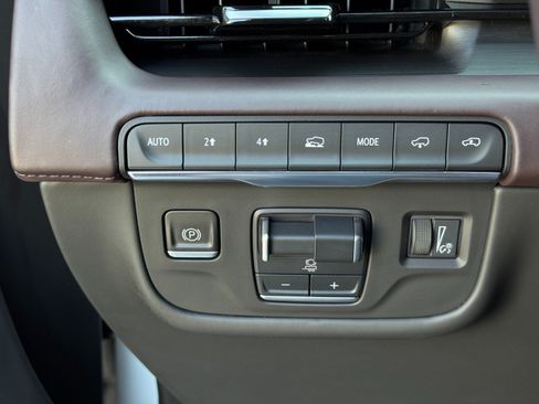 Used 2022 Cadillac Escalade Sport Platinum AWD/4WD image 19