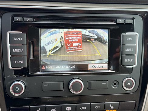 Used 2015 Volkswagen Passat 1.8T SE FWD image 39