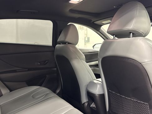 Used 2024 Hyundai Elantra Limited image 33