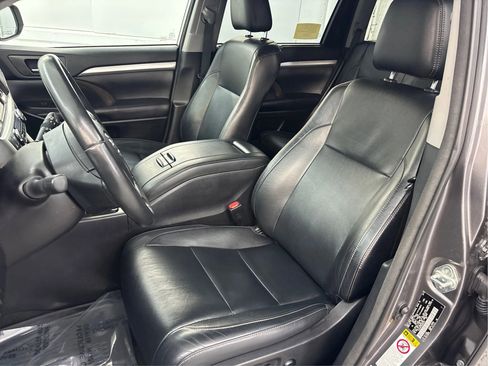 Used 2018 Toyota Highlander XLE image 13