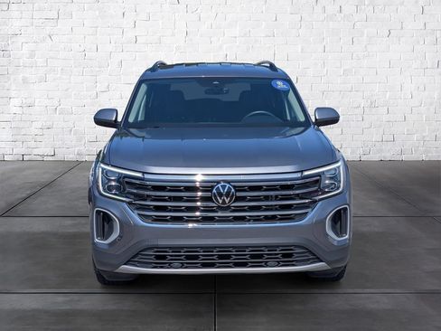 Certified 2025 Volkswagen Atlas SE FWD image 3