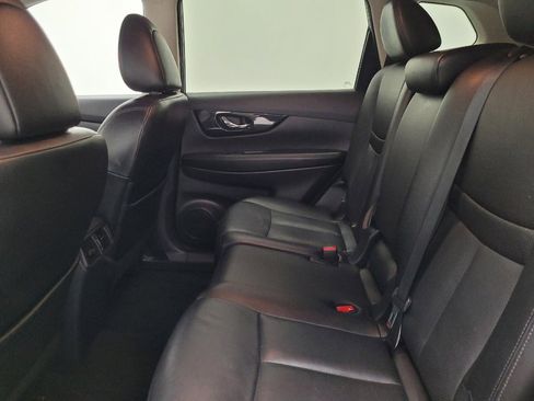 Used 2019 Nissan Rogue SL image 18