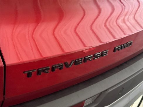 Used 2025 Chevrolet Traverse Z71 w/ Driver Confidence Package AWD/4WD image 17