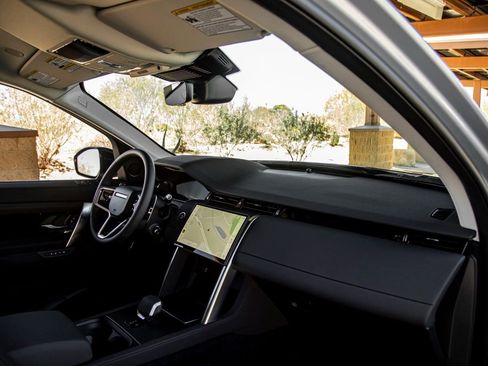 New 2024 Land Rover Discovery Sport S image 28