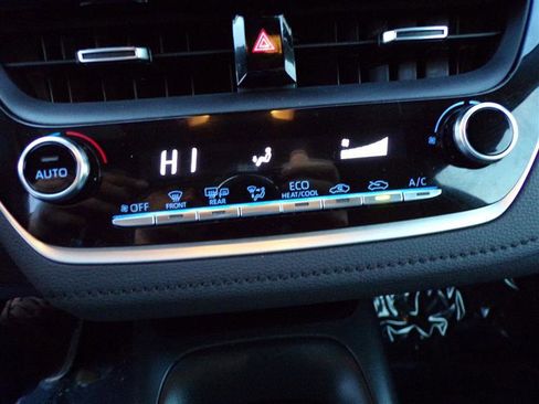 Used 2022 Toyota Corolla SE image 42