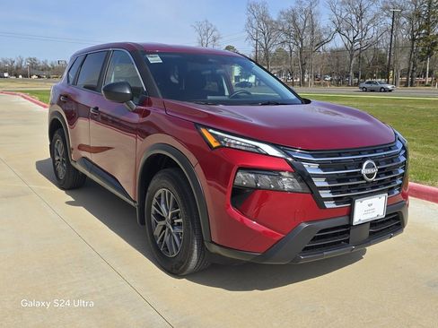 Used 2025 Nissan Rogue S image 7