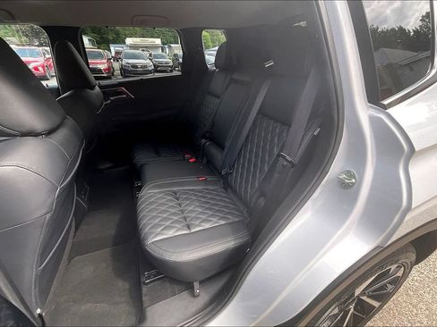 Used 2024 Mitsubishi Outlander SEL AWD/4WD image 25
