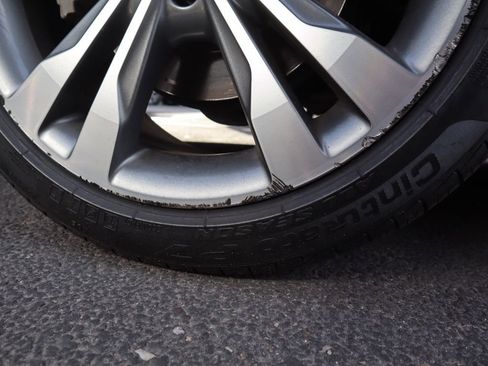 Used 2019 Mercedes-Benz C 300 4MATIC Sedan image 30