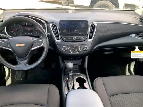 Used 2025 Chevrolet Malibu LS image 16