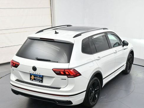 Certified 2022 Volkswagen Tiguan SE R-Line AWD/4WD image 38