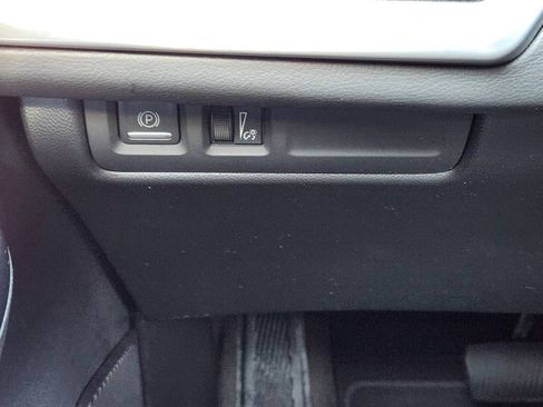 Certified 2024 Cadillac XT4 Premium Luxury image 18