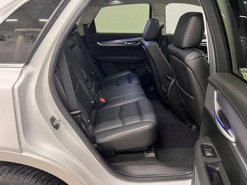 Used 2018 Cadillac XT5 Premium Luxury w/ Driver Assist Package AWD/4WD image 8