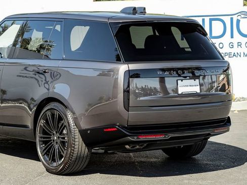 Used 2024 Land Rover Range Rover SE image 10