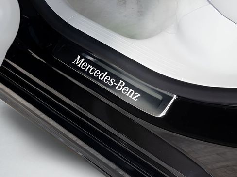 Used 2022 Mercedes-Benz EQS 580 4MATIC Sedan w/ Pinnacle Trim Package image 66