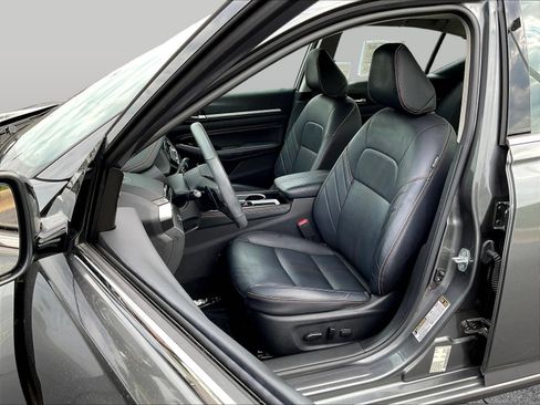 Used 2023 Nissan Altima 2.5 SR w/ SR Premium Package FWD image 24