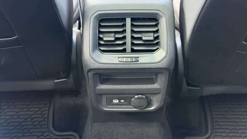 Used 2022 Volkswagen Tiguan SEL R-Line AWD/4WD image 26
